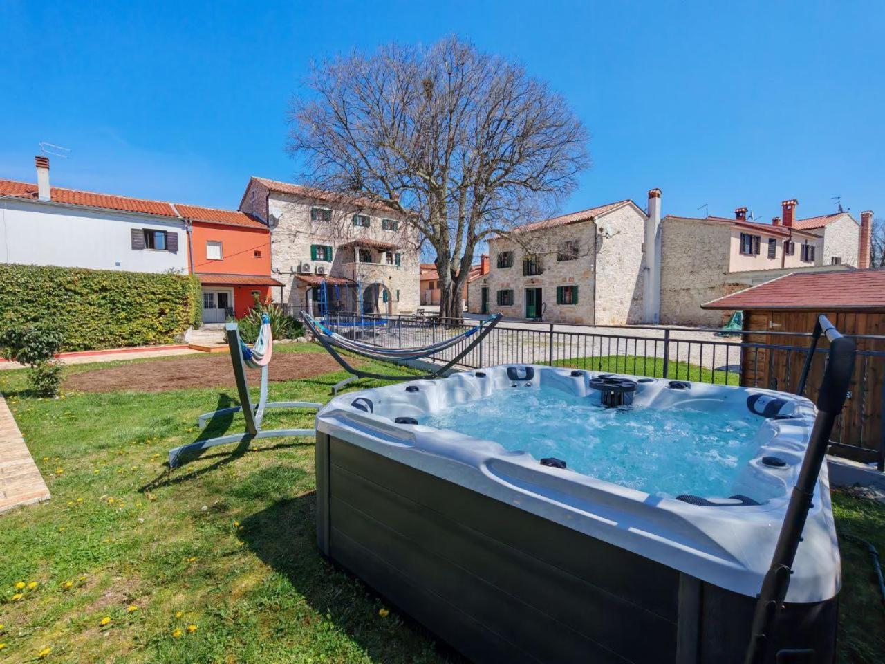 Villa Antonci-18, Pool, 3 Houses, Jacuzzi, Private Territory Antonci  Kültér fotó